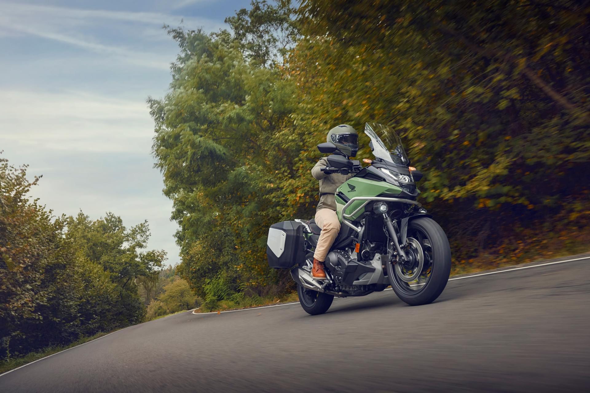 504462 25YM Honda NC750X