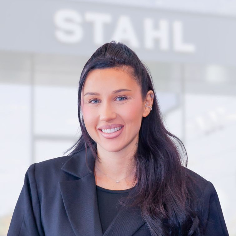 Mitarbeiterfotos Auto Stahl Website Celine Bayer Polestar 2026-756x756