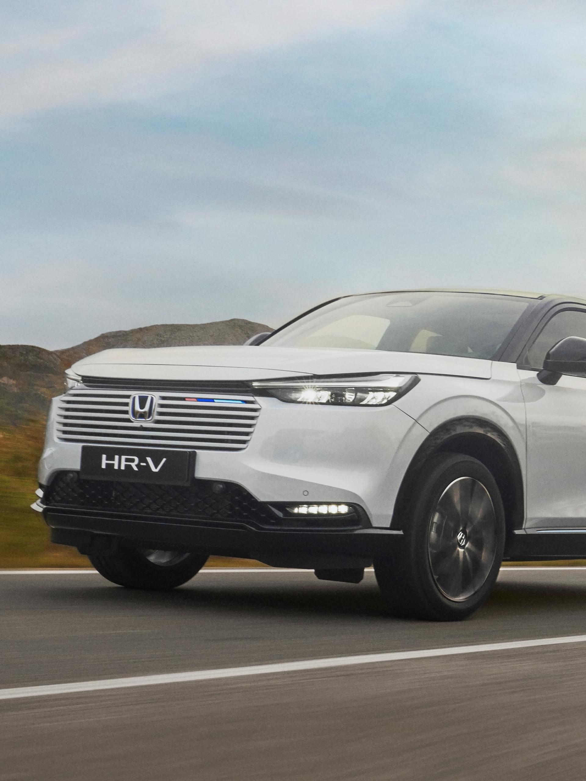 505243 25YM HR-V-2551x3400