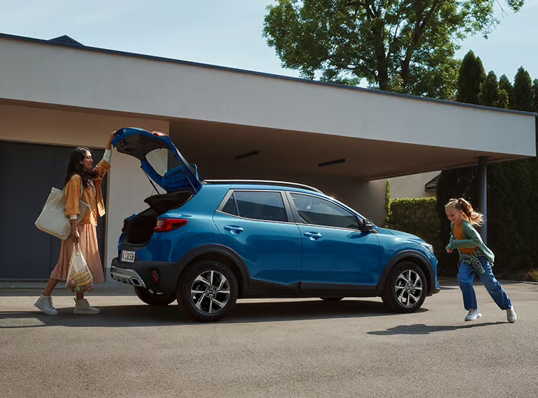 kia-stonic-gtl-my24-family-trunk