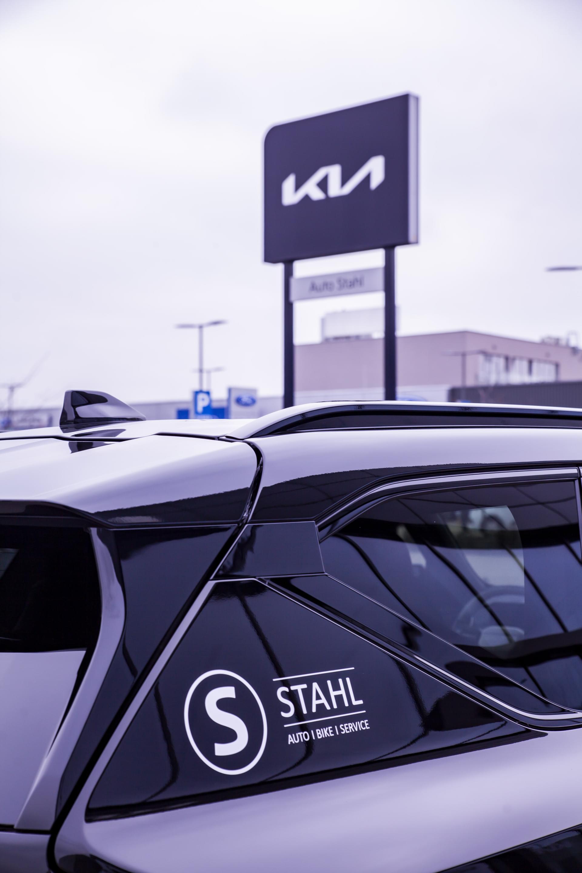 Auto Stahl Wien 22 – Kia – Sponsoring Jedermann – Philipp Hochmair 20260209-076