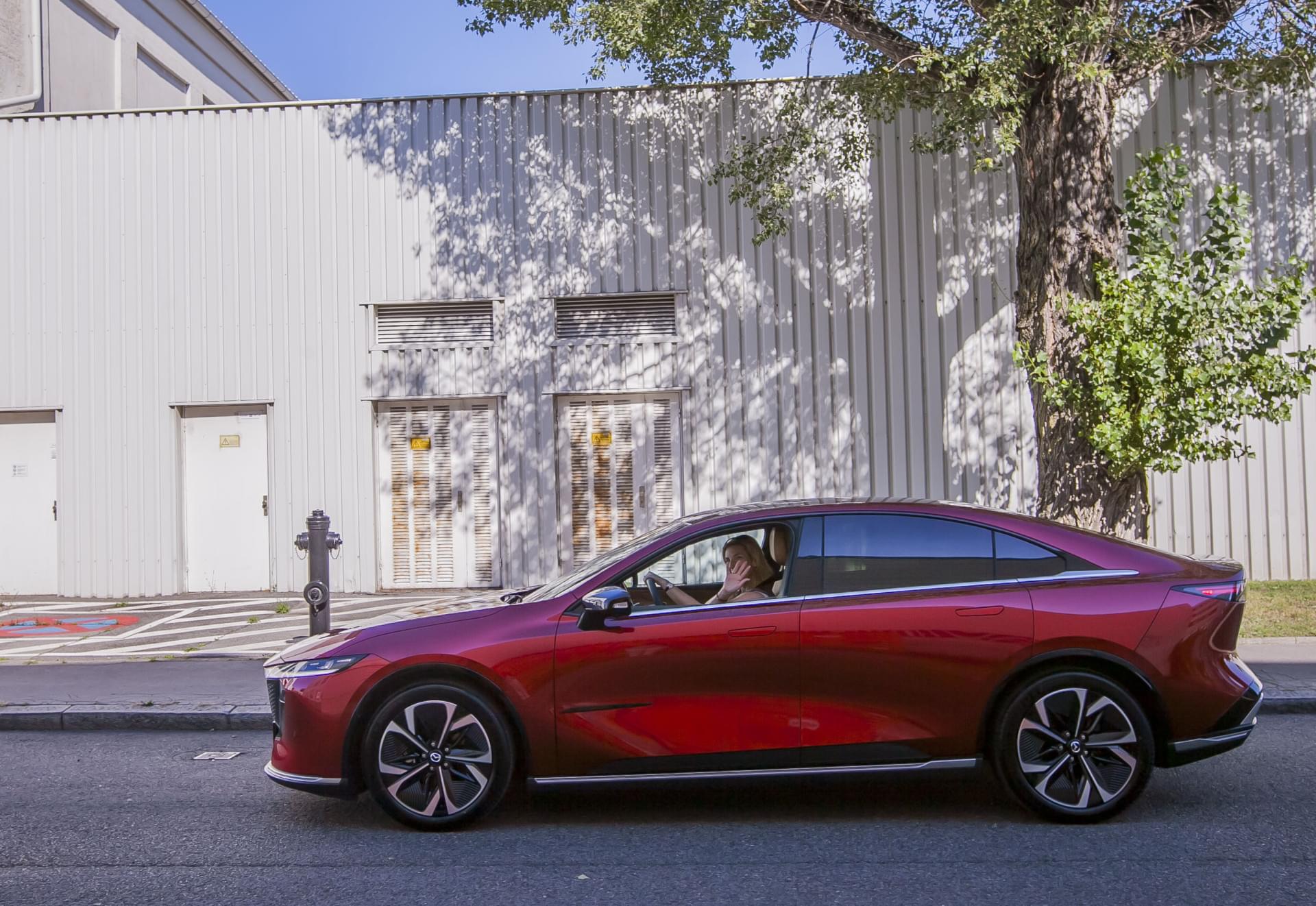 Auto Stahl Wien 21 Ausfahrt Mazda6e IK 202509-144-2803x1930