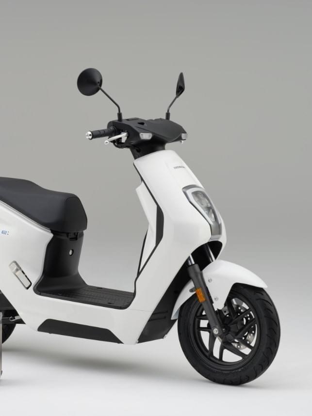 506454 Honda to Begin European Verification Test of Battery Sharing Service with-643x858