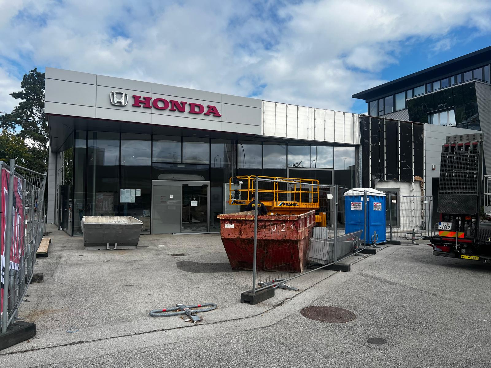 WhatsApp Image 2025-10-08 at 11.30.22