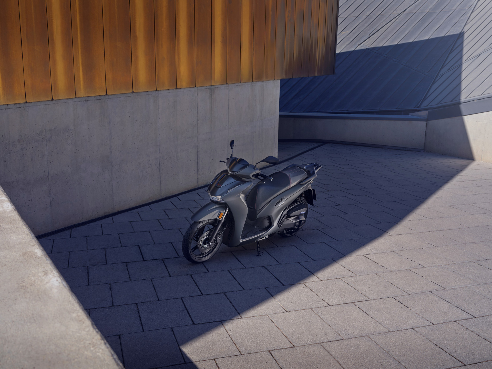 504777 25YM Honda SH350i