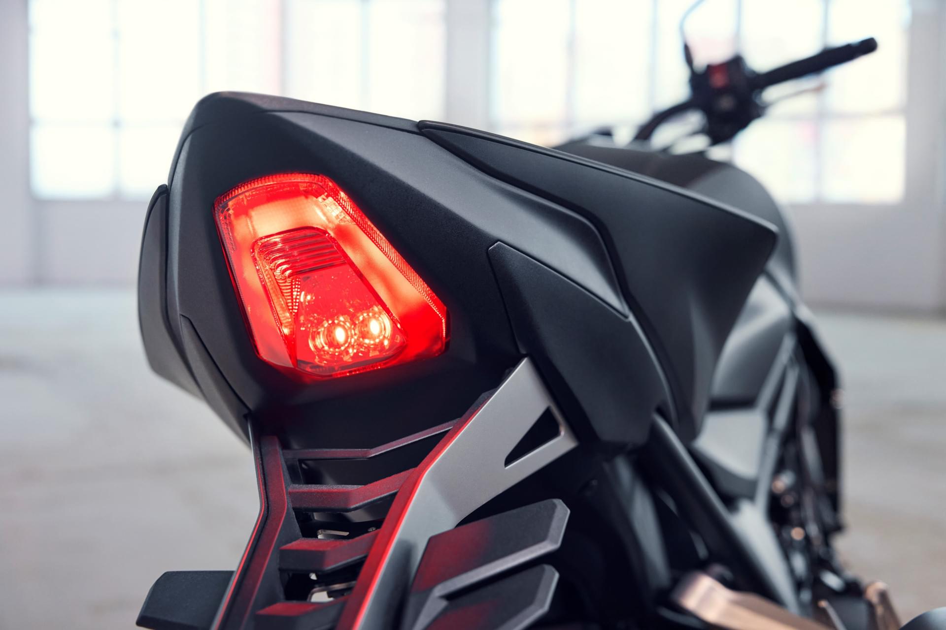 497774 25YM Honda CB1000 Hornet