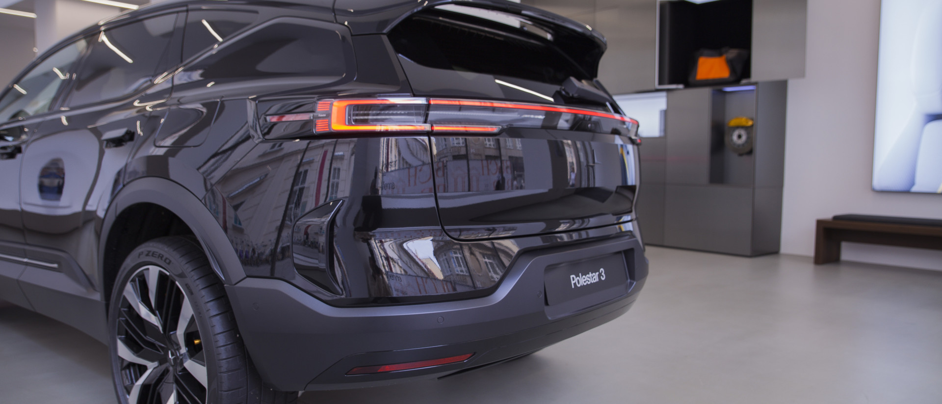 Auto Stahl Wien 1 – Fotoshooting GIK im Polestar Space 20250913-120-5616x2406