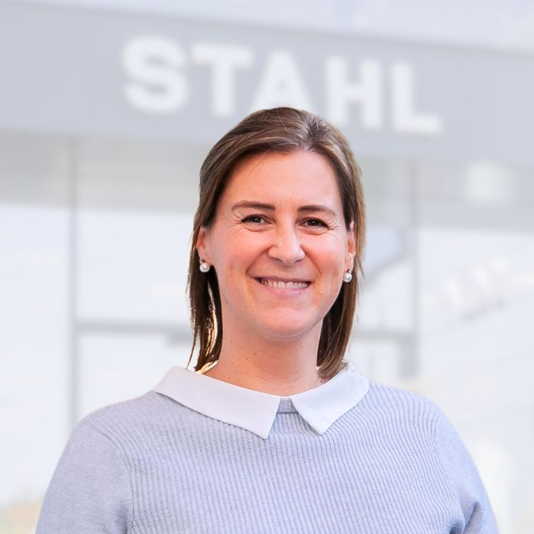 Mitarbeiterfotos  Auto Stahl Website Sabine Panner HR Team 2026-756x756
