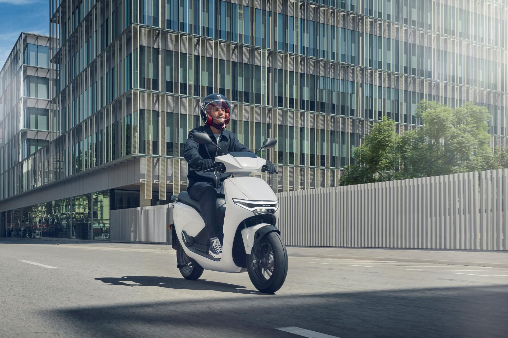 504504 25YM Honda CUV e