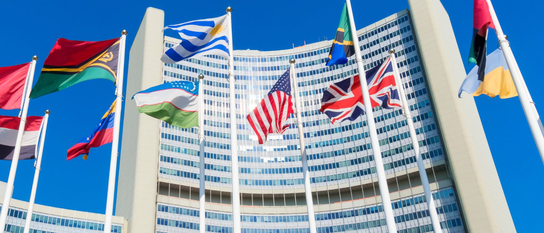 Foto Diplomatic Sales -1869x800