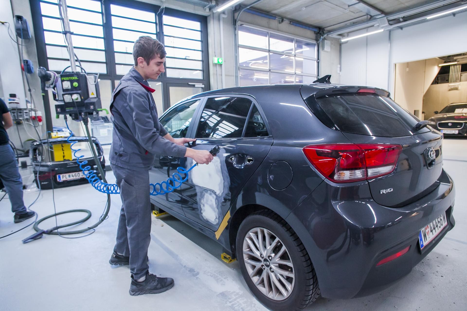 Auto Stahl WIen 22 Spenglerei 202202-008