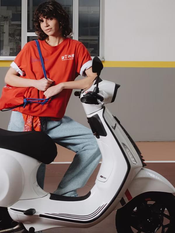 Vespa Sprint S 1920x800 5-600x800