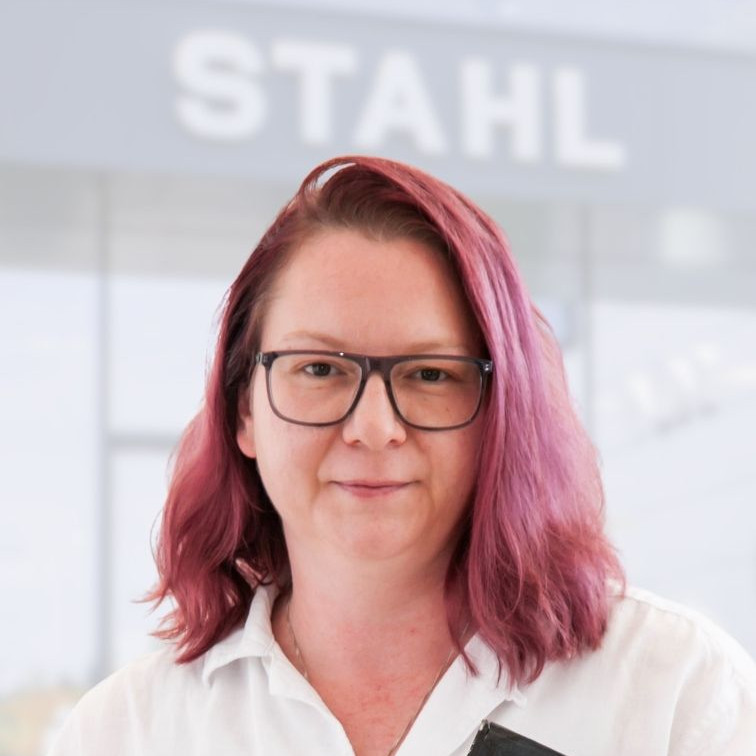  Relaunch Mitarbeiterfotos Auto Stahl Wien 21 Kundendienstleitung Jenny Filzwieser-756x756