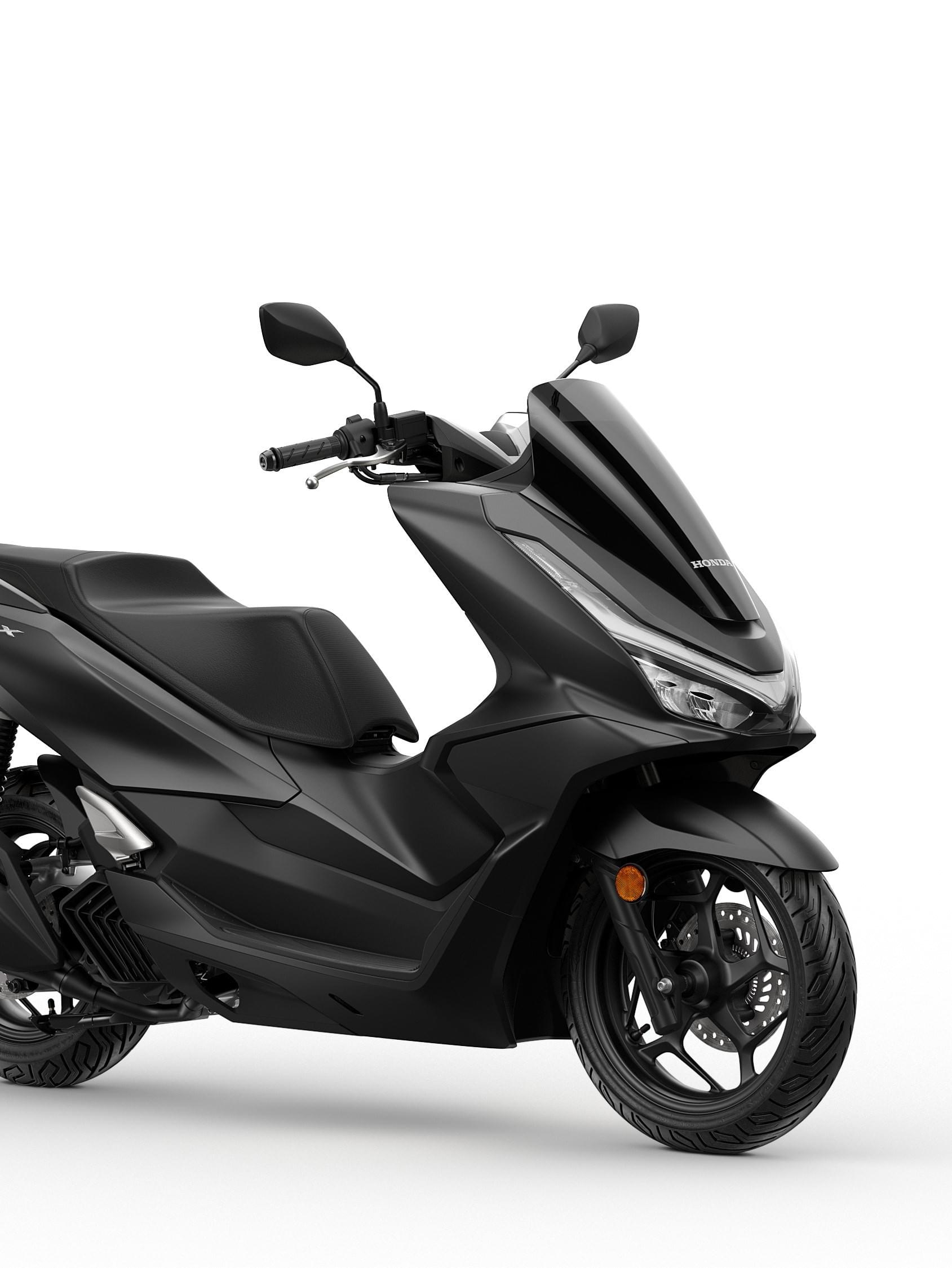 504637 25YM Honda PCX125-1689x2250