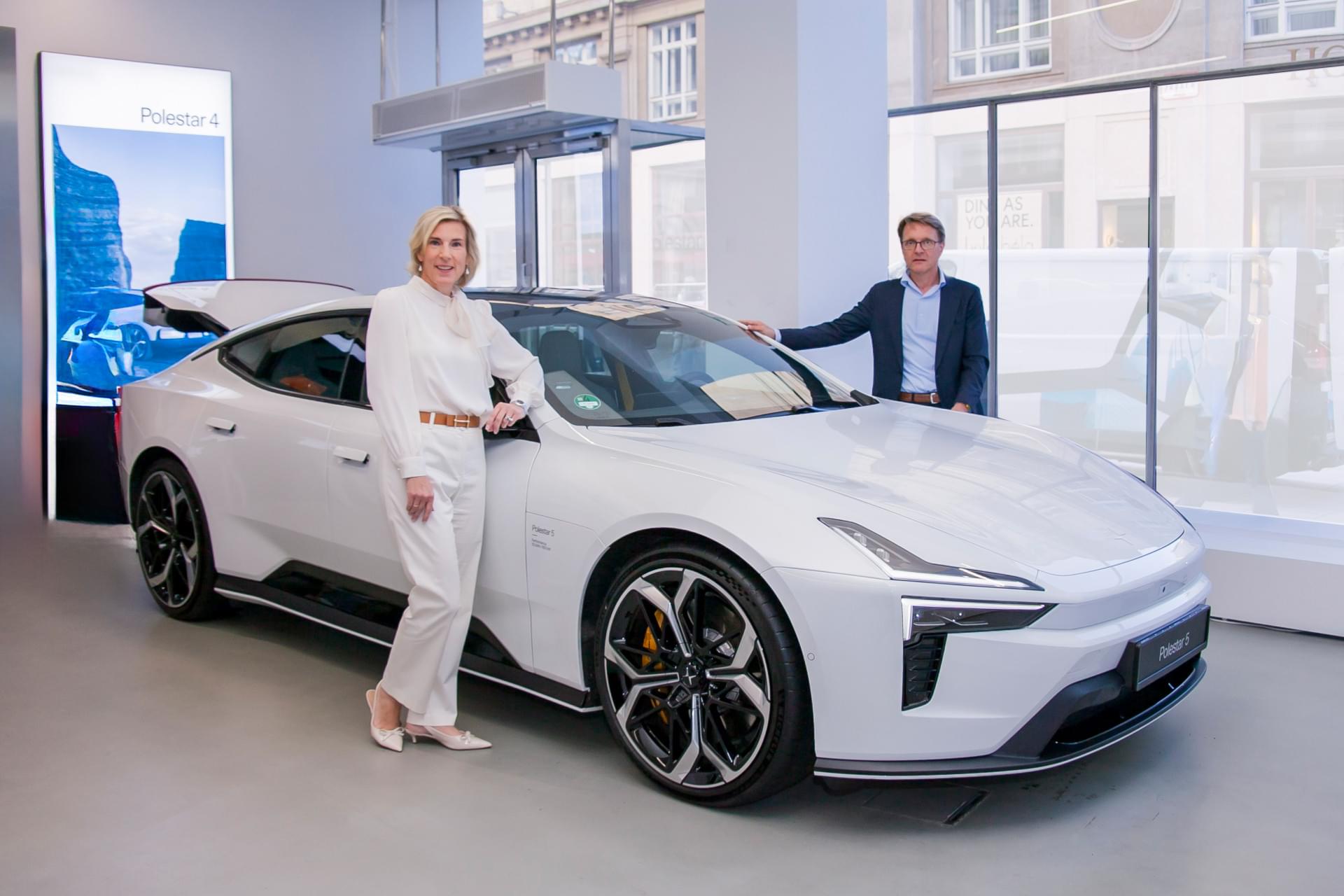 Auto Stahl Wien 1 - Launch Event PS 4 SUV & PS 5 Isabella und Gernot Keusch – 20260916-134 ret