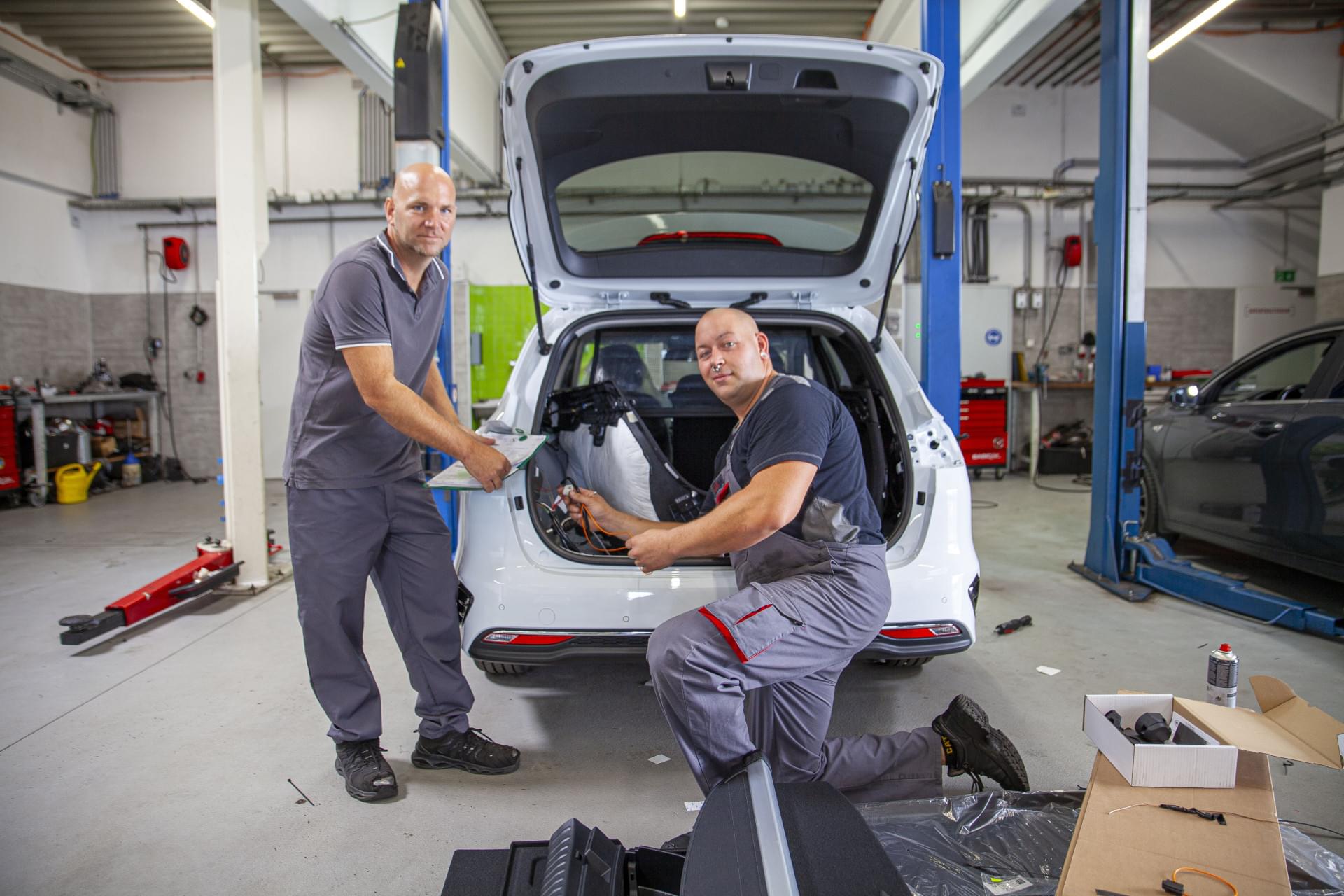 Auto Stahl Wien 21 Fotoshooting Werkstatt-Team 202408-082