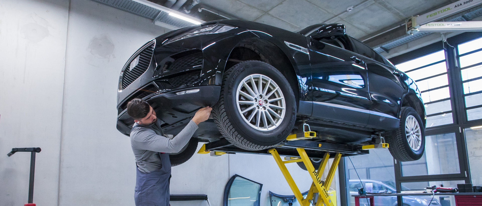 Auto Stahl WIen 22 Spenglerei 202202-013-3359x1439