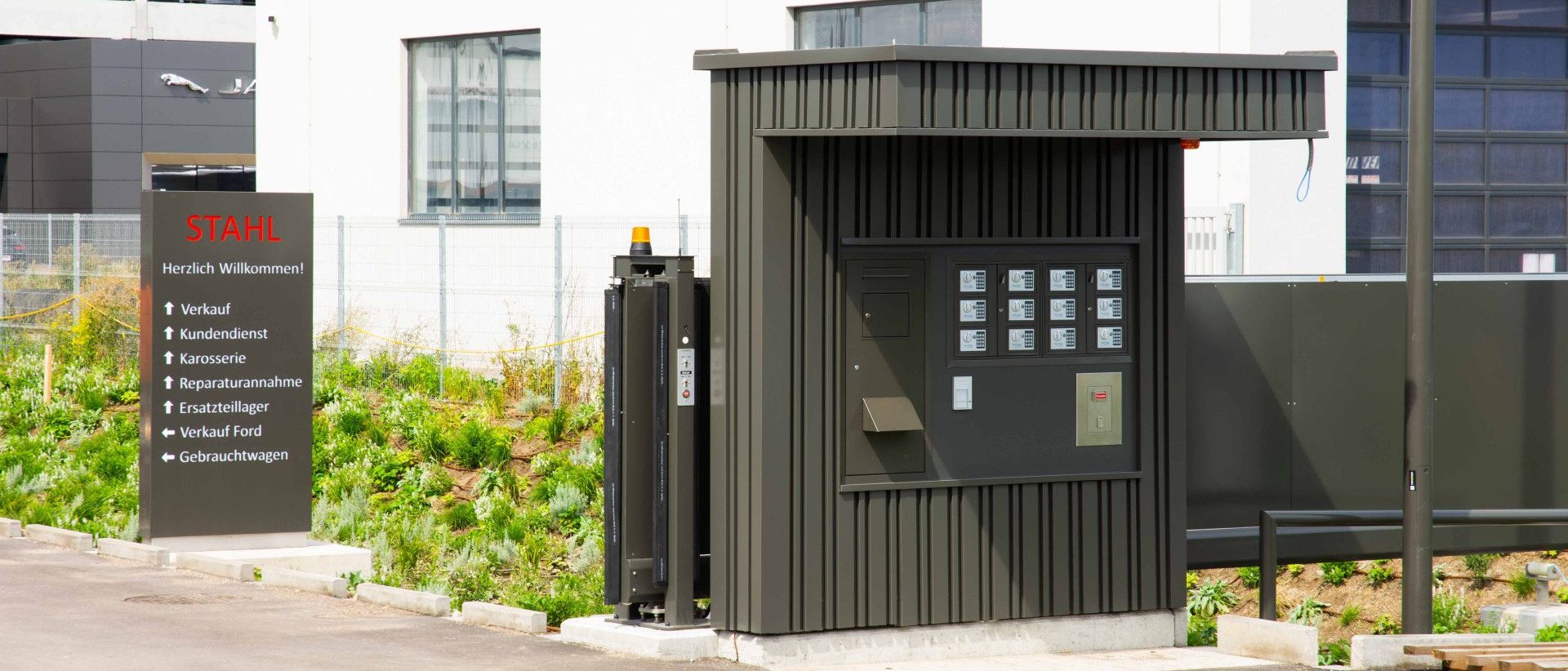 Auto-Stahl-Wien22-Nachtannahme-SMorawek-3-1920x1280-1920x822