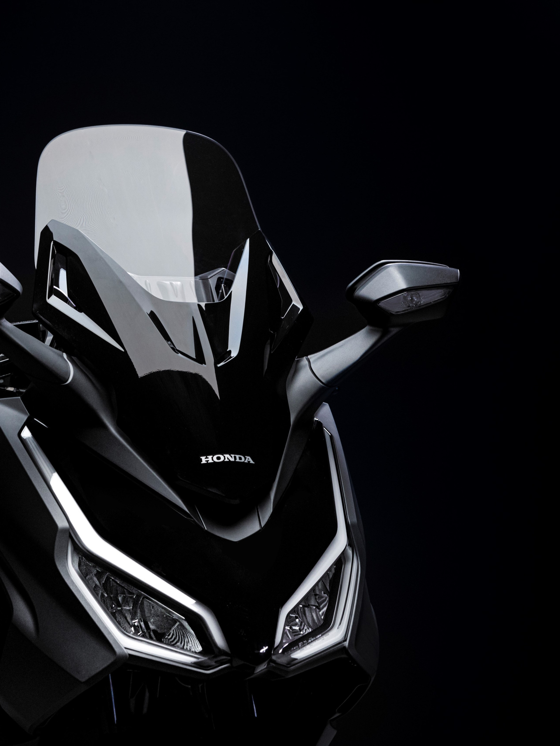 493139 25YM Honda Forza 125-2551x3400