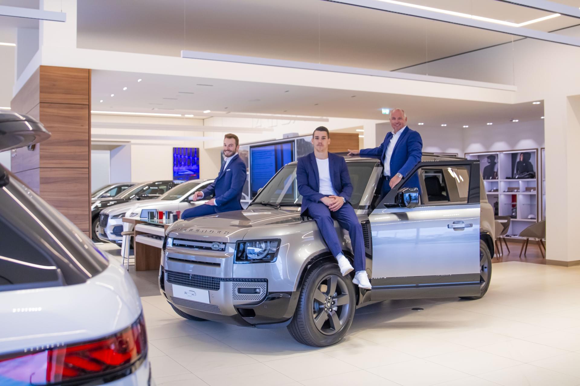 Auto Stahl Wien 22 Portraits JLR Teamfotos 202405-102