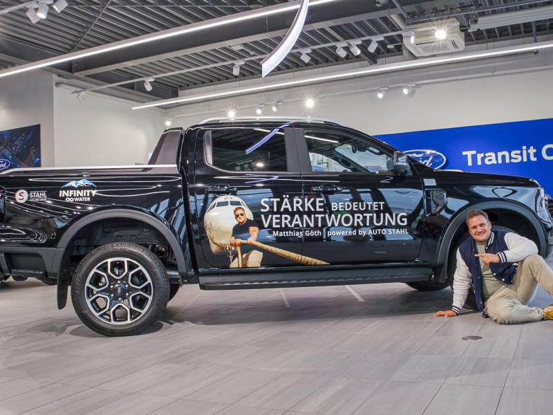Auto Stahl Wien 22 – Strongman Matthias Göth Ford Ranger Übergabe 20260331-159-3309x1902