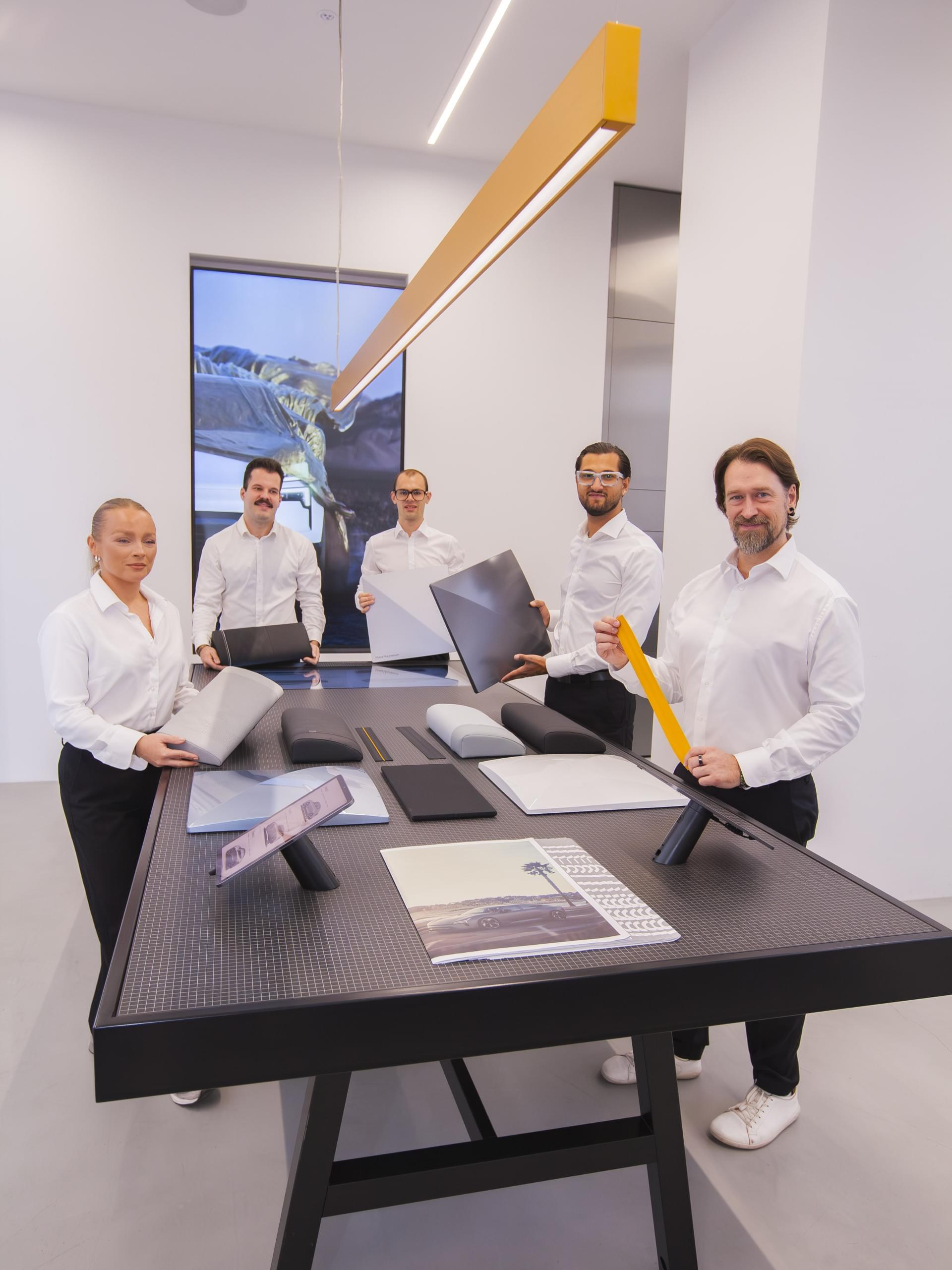 Auto Stahl Wien 1 – Fotoshooting Polestar Team im Space 20250913-008-3744x4994