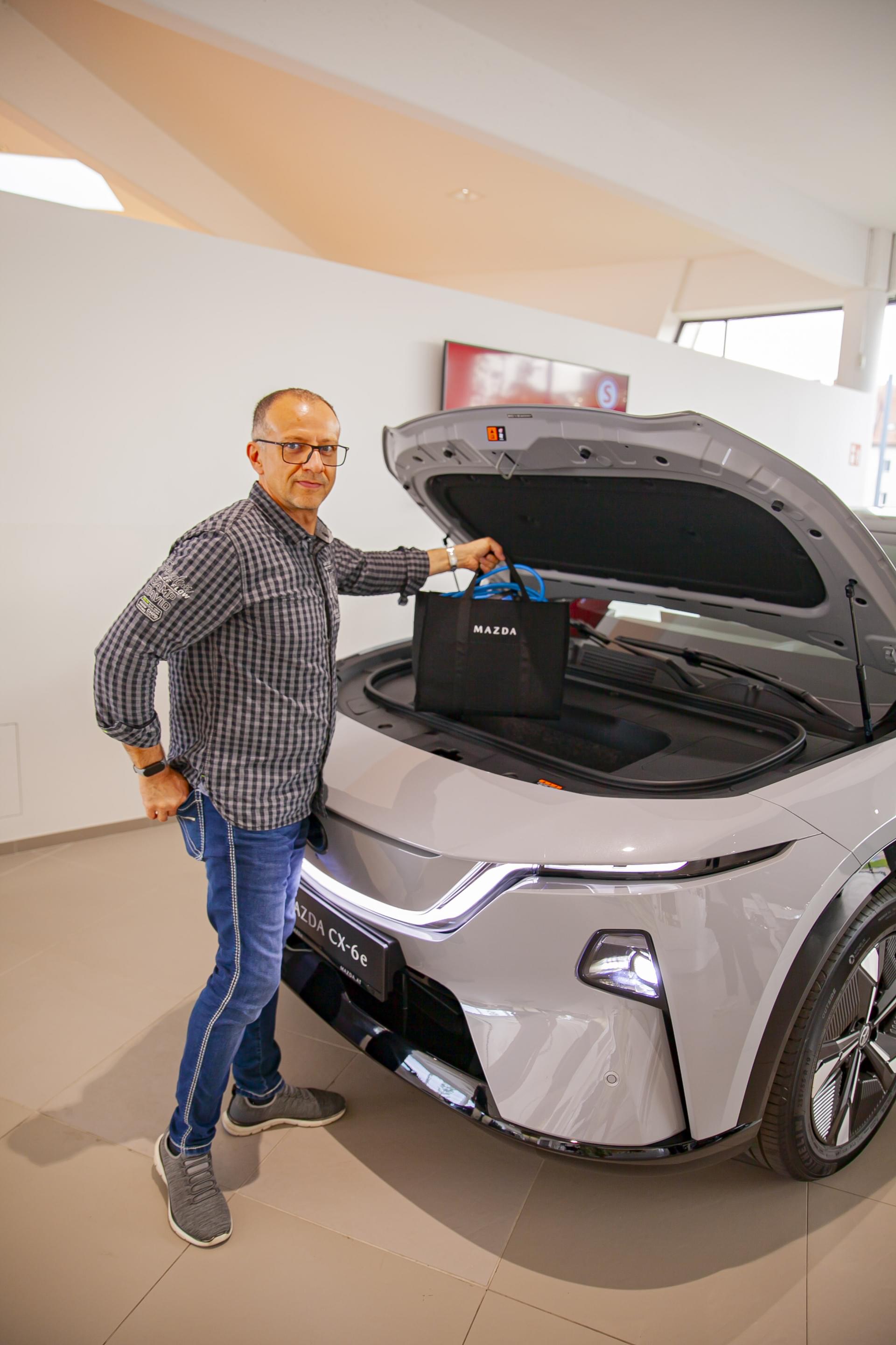 Auto Stahl Wien 21 – Österreich premiere Mazda CX-6e 202606-0044