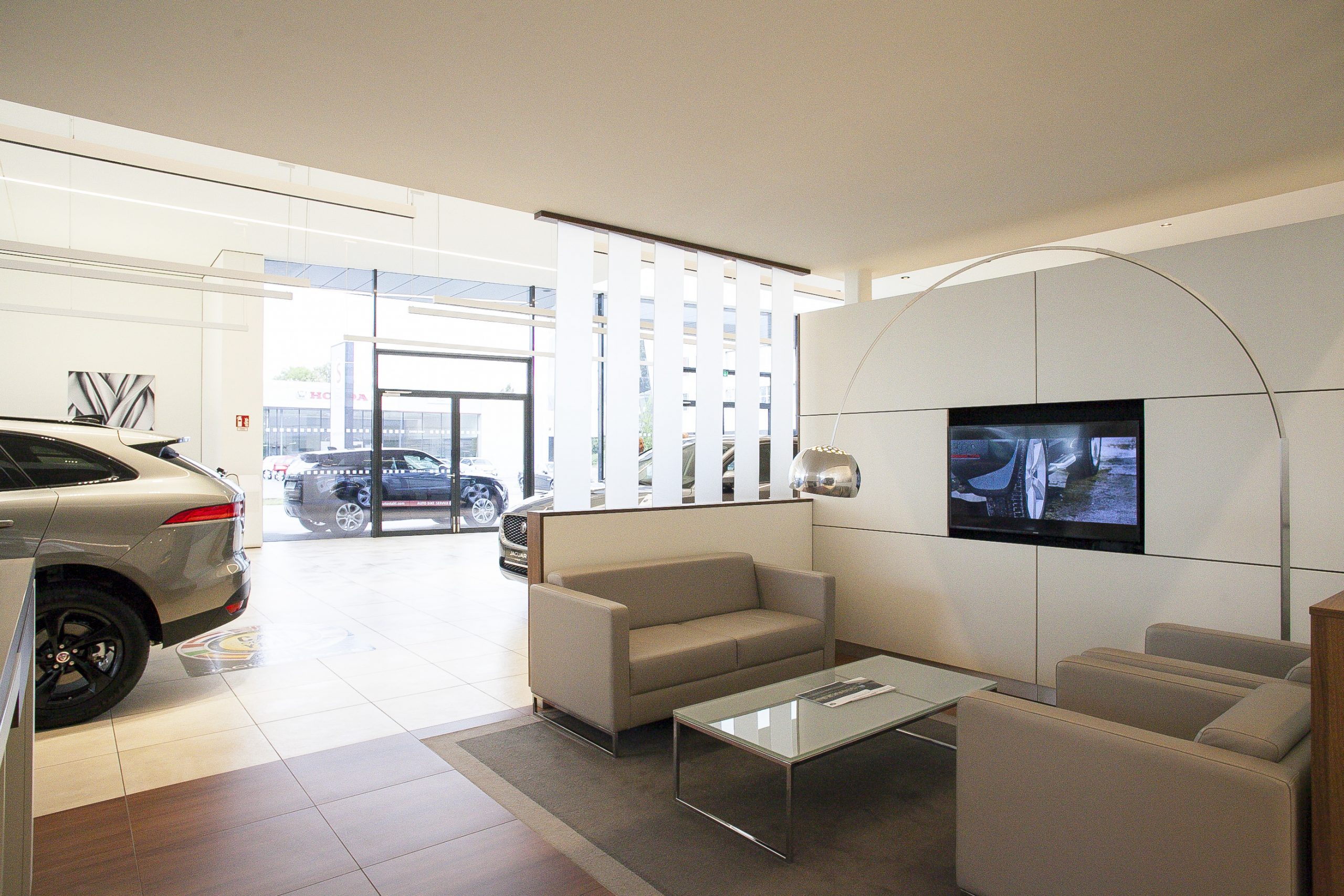 Auto Stahl Wien 23 Jaguar Land Rover Flasghip Store