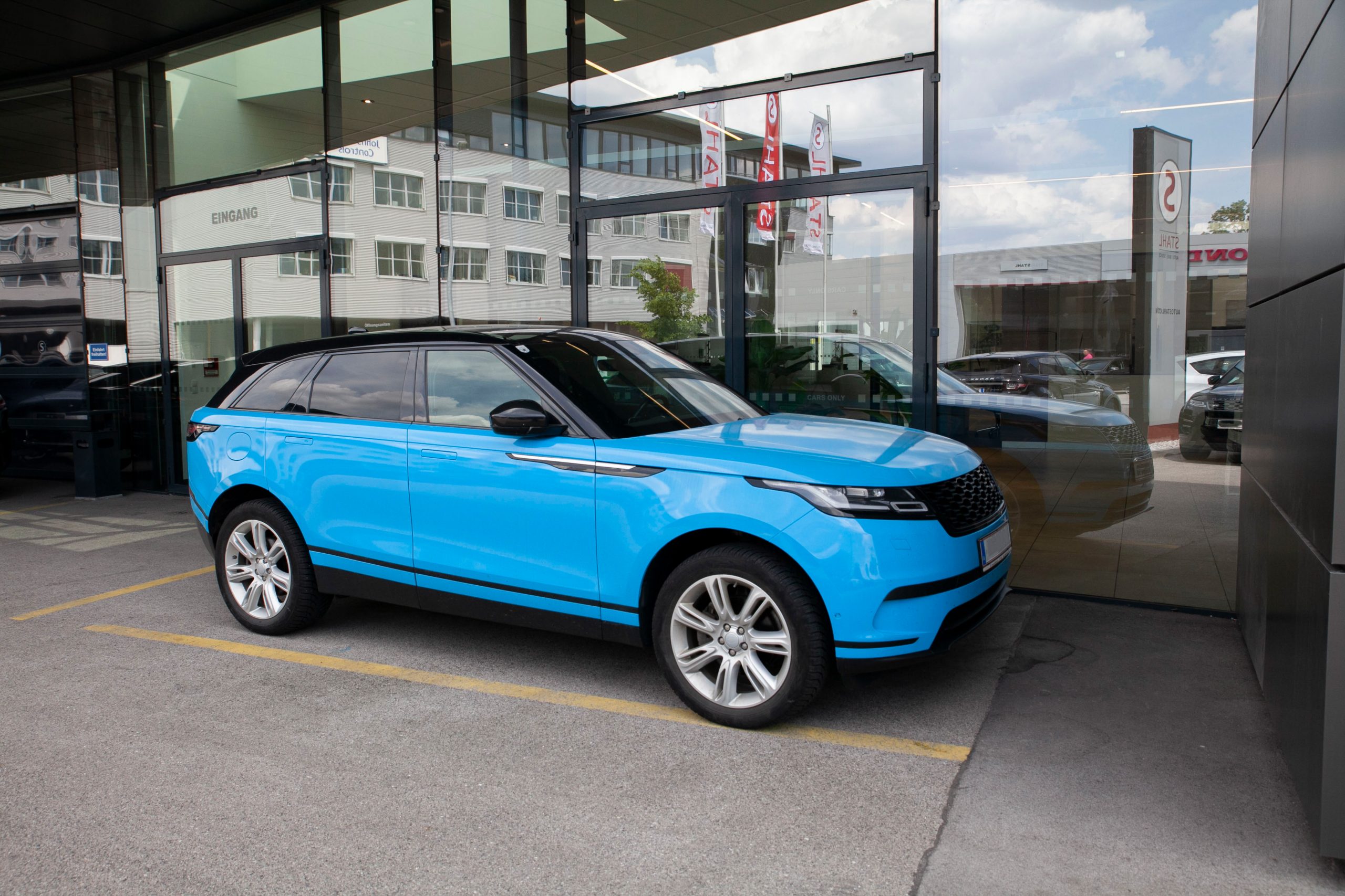 Auto Stahl Wien 23 Fotoshooting Blau Jaguar F-Pace006-2