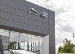 Auto Stahl Wien 23 Fotoshooting Blau Jaguar F-Pace020
