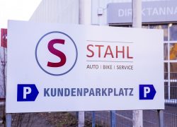 Auto Stahl Wien 21 | Kundenparkplatz