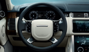 Range Rover bei Auto Stahl Innenansicht Lenkrad