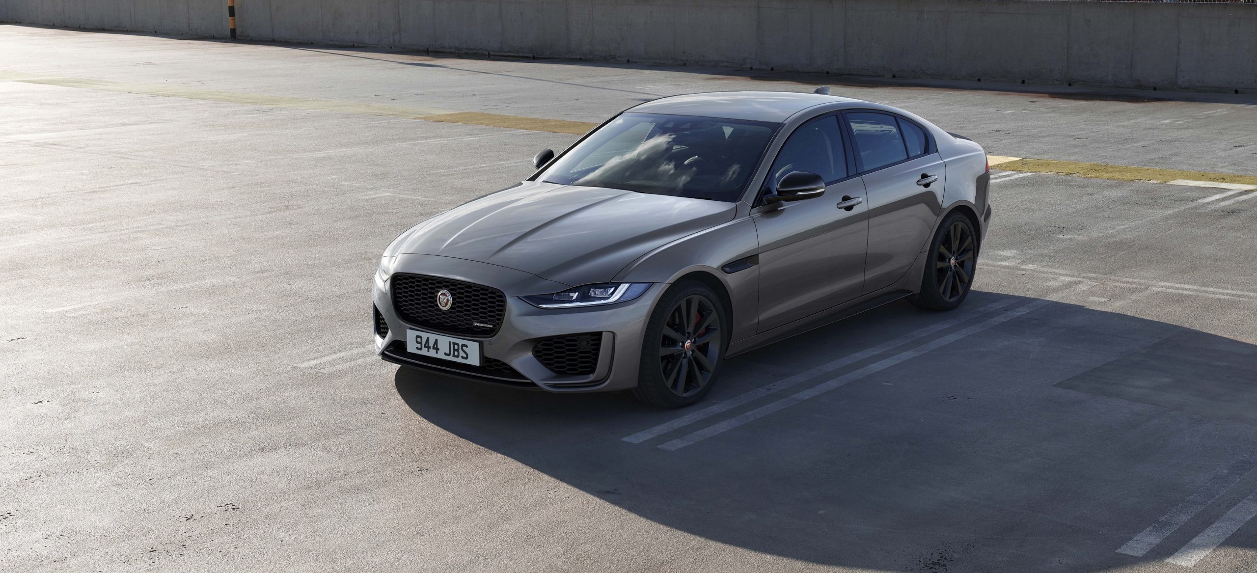 Jaguar XE R-Dynamic Black Edition