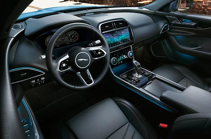 Auto Stahl der neue Jaguar XE 2019 Innenraum Schwarz Leder