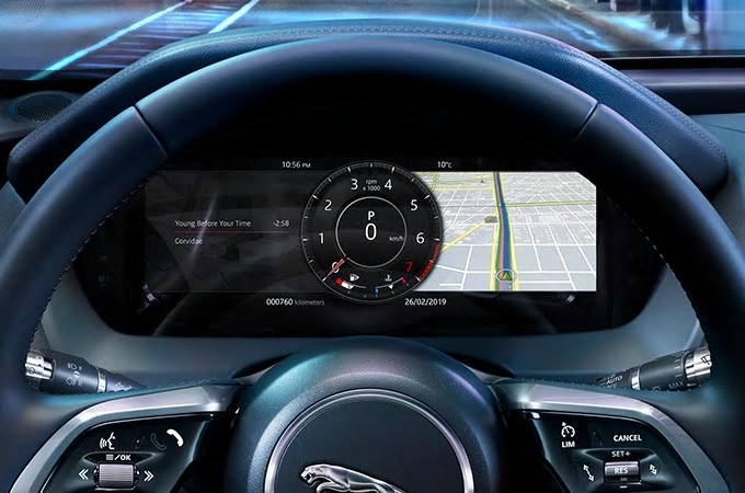 Auto Stahl der neue Jaguar XE 2019 Display Tacho Navigation