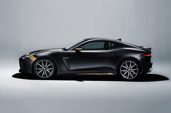 Jaguar F-Type SVR Graphic-Pack Santorini Black bei Auto Stahl & Gold