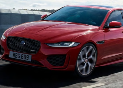 Auto Stahl der neue Jaguar XE 2019 Frontansicht Rot Scheinwerfer