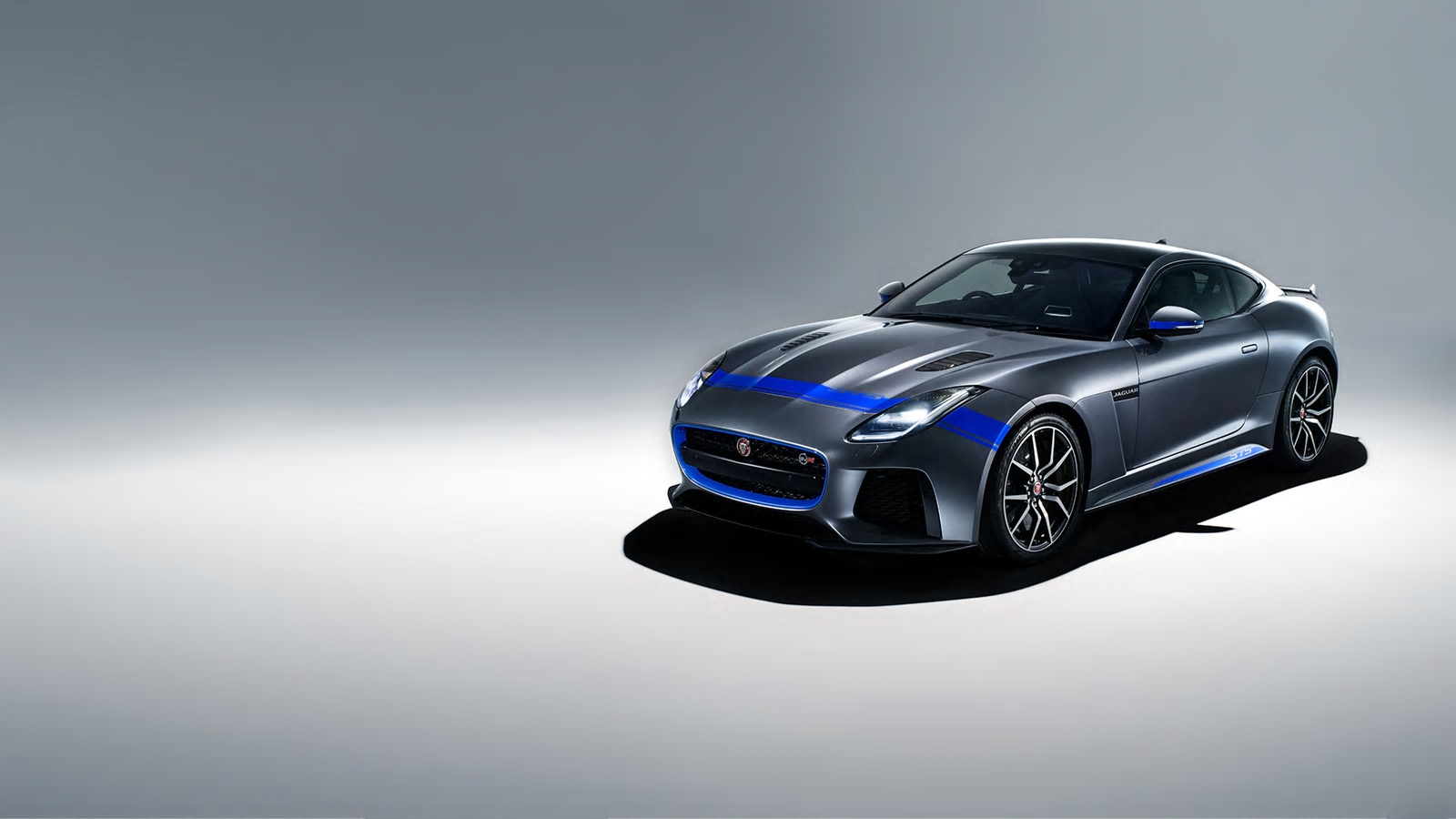 Jaguar F-Type SVR Graphic-Pack bei Auto Stahl