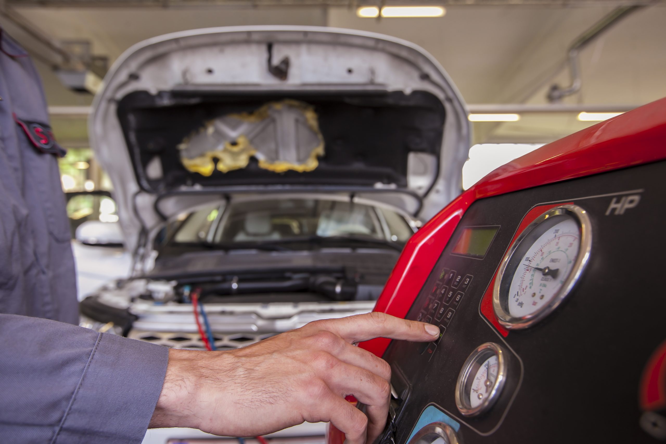 Auto Stahl Automobiles Service Klimaanlagenservice mit Desinfektion und Pollenfiltertausch