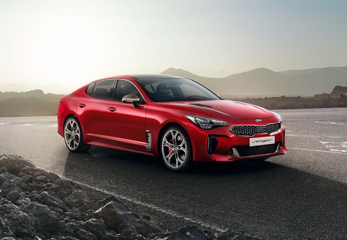 Kia Stinger bei Auto Stahl Seitenansicht