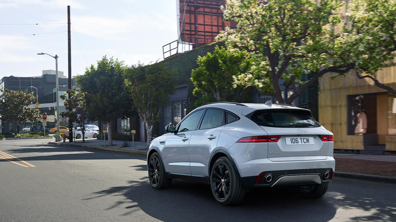 Auto Stahl Jaguar E-Pace Heckansicht