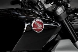 Honda Bike CB1000R 2018 bei Auto Stahl Logo Emblem Schwarz Rot