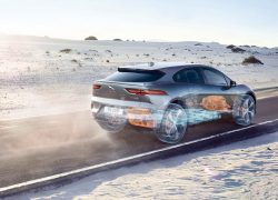 Jaguar I-Pace bei Auto Stahl Seitenansicht Grau Wüste Straße