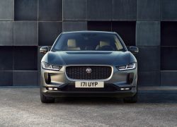 Jaguar I-Pace bei Auto Stahl Frontansicht Grau Straße