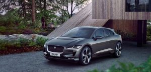 Jaguar I-Pace bei Auto Stahl Seitenansicht Frontansicht Grau Elektro