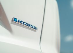 Honda CR-V Hybrid bei Auto Stahl Logo