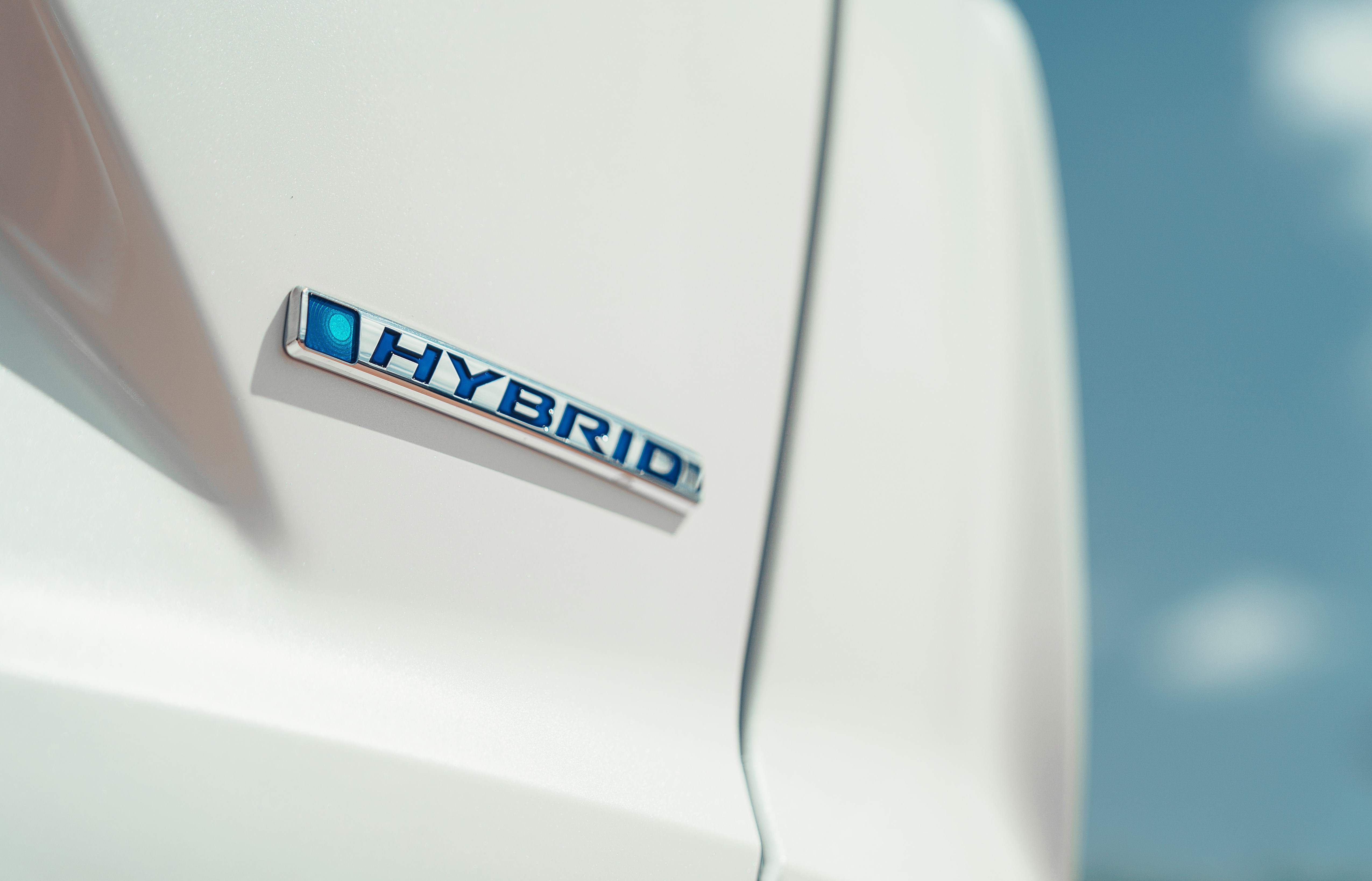 Honda CR-V Hybrid bei Auto Stahl Logo