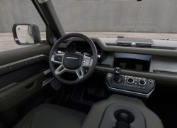 Land Rover Defender bei Auto Stahl Innenansicht