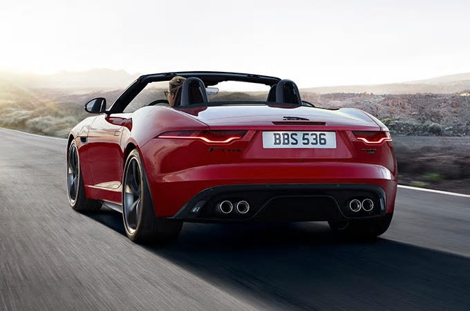 Der neue Jaguar F-Type Hecksicht Landschaft AUTO STAHL