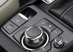 Mazda CX-3 bei Auto Stahl Innenraumansicht Detail des Cockpits
